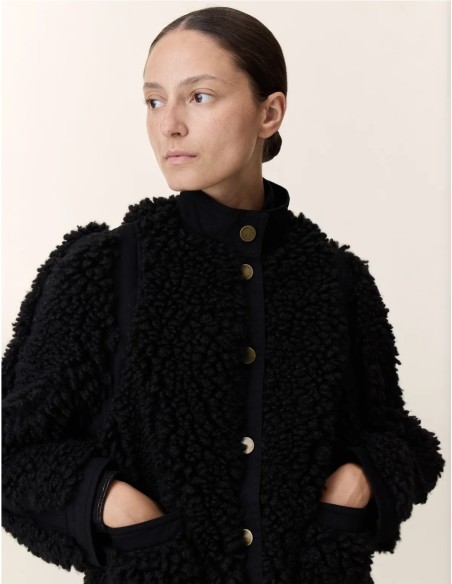 Chaqueta Negra de Pelo Rizado de Leon&Harper