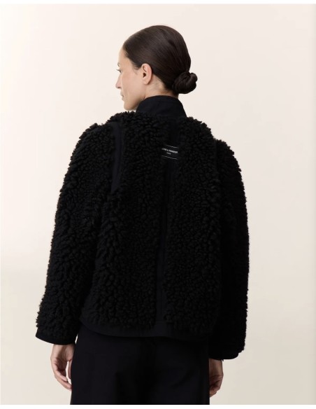Chaqueta Negra de Pelo Rizado de Leon&Harper