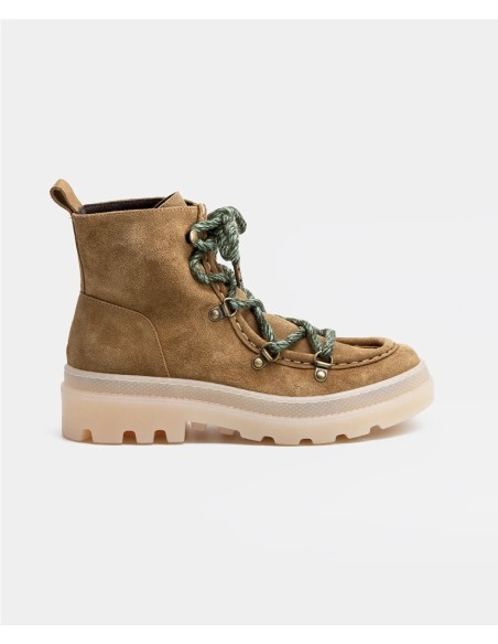 Botín Kaus Beig de Naguisa.