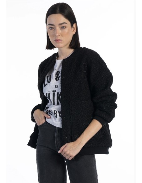 Bomber Negra Kea de Hika