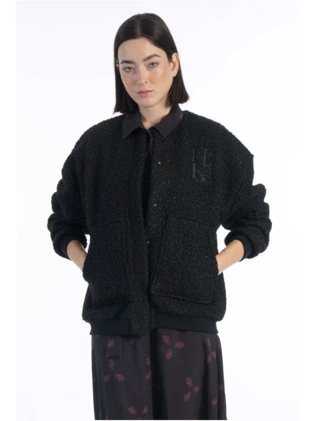 Bomber Negra Kea de Hika