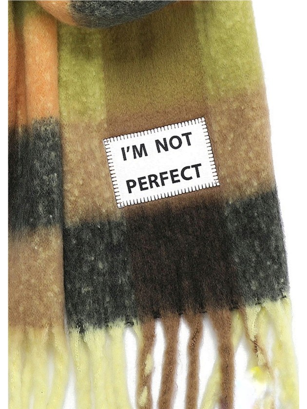 Bufanda Cuadros I¨M NOT PERFECT de Verb To Do.